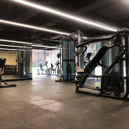 Galeria Plaza San Jeronimo Hotel เม็กซิโกซิตี้ ภายนอก รูปภาพ The gym at the hotel