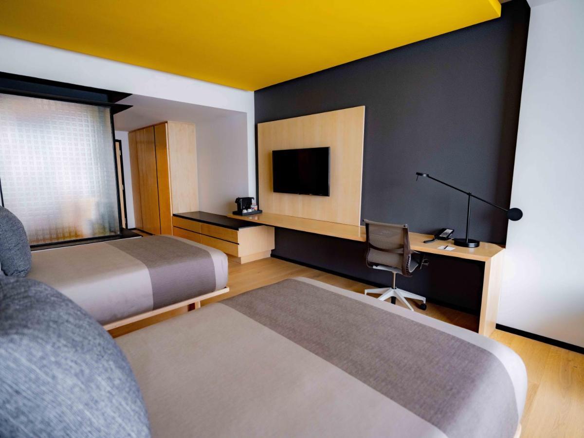 Galeria Plaza San Jeronimo Hotel เม็กซิโกซิตี้ ภายนอก รูปภาพ A room at the hotel