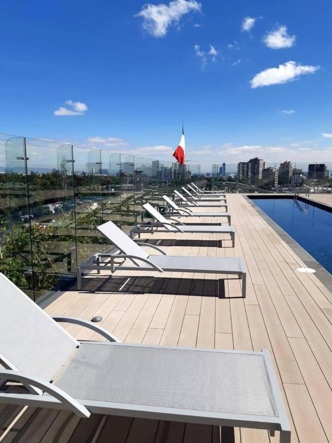 Galeria Plaza San Jeronimo Hotel เม็กซิโกซิตี้ ภายนอก รูปภาพ Rooftop pool at the hotel