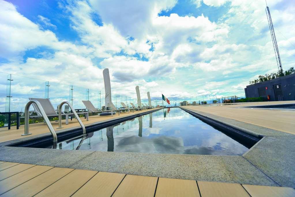 Galeria Plaza San Jeronimo Hotel เม็กซิโกซิตี้ สิ่งอำนวยความสะดวก รูปภาพ The rooftop pool at the hotel