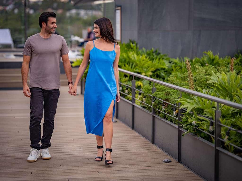 Galeria Plaza San Jeronimo Hotel เม็กซิโกซิตี้ สิ่งอำนวยความสะดวก รูปภาพ A couple walking together