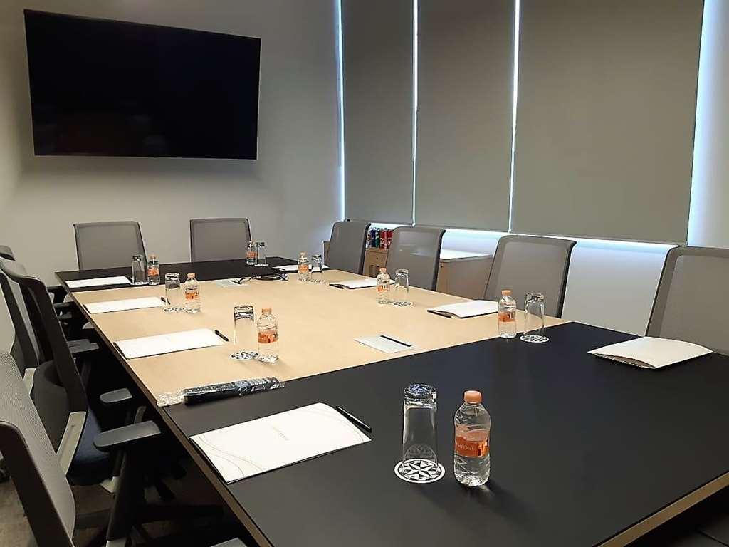 Galeria Plaza San Jeronimo Hotel เม็กซิโกซิตี้ สิ่งอำนวยความสะดวก รูปภาพ A meeting room at the headquarters of the European Anti-fraud Organisation